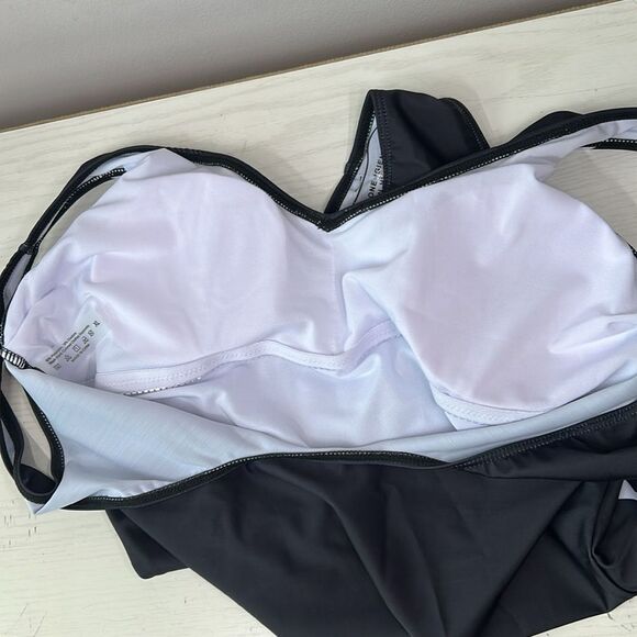 New Black and White One-Piece Illusion Slimming Swimsuit XL - Picture 4 of 10